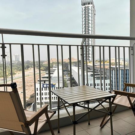Teega Suites Puteriharbour By Wp Homestay Джохор-Бару Экстерьер фото