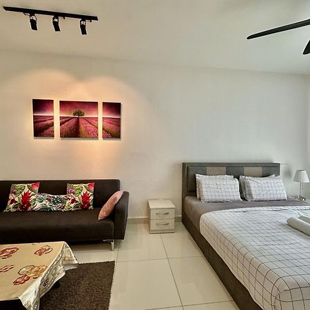 Teega Suites Puteriharbour By Wp Homestay Джохор-Бару Экстерьер фото